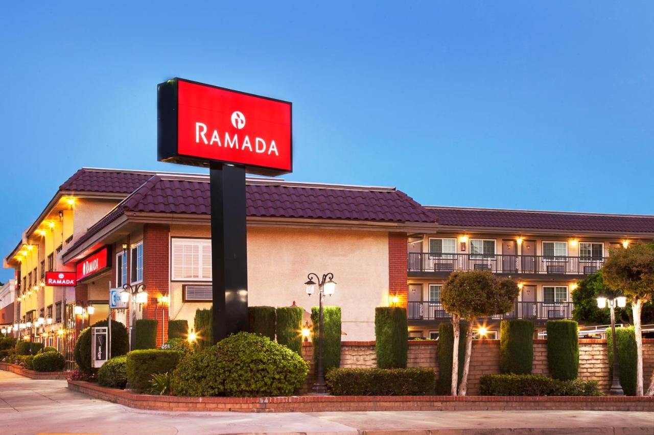Ramada By Wyndham Pasadena Hotel Exterior foto